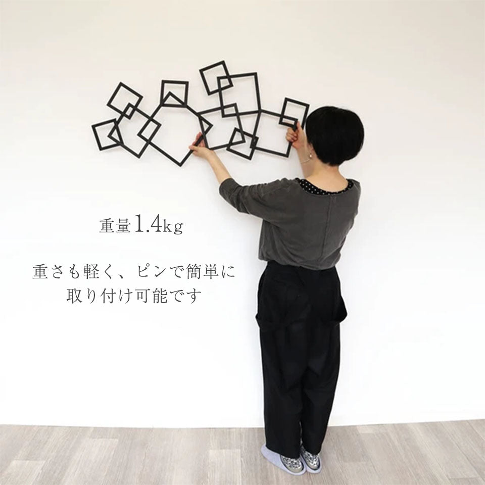 重さも軽く、ピンで簡単に取り付け可能です。重量1.4kg