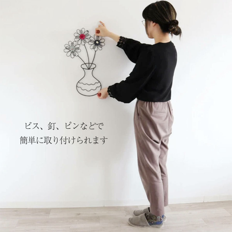 ビス、釘、ピンなどで簡単に取り付けられます