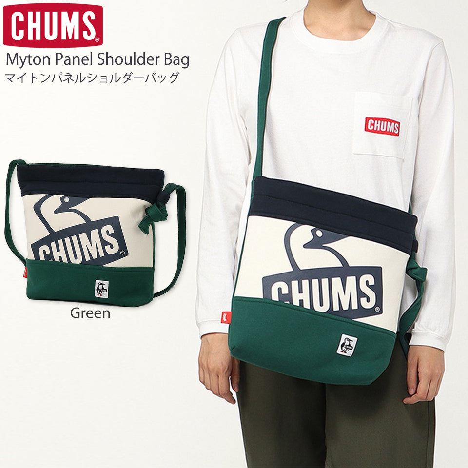 CHUMS マイトンパネルショルダーバック Green モデル着用画像